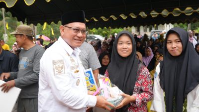 Kembali Pemkab Kotabaru Serahkan Bantuan Untuk Masyarakat 