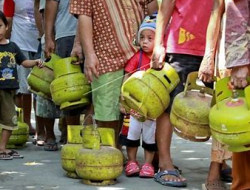 Akibat Banjir,Kelangkaan Gas Elpiji Jadi Sorotan
