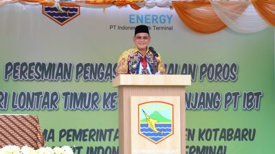 Resmikan Pengaspalan Jalan Poros Di Pulau Laut Barat dan Pulau Laut Tanjung Selayar, Bupati : “Kita Jaga Bersama”