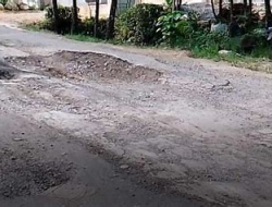 Musim Hujan Banyaknya Jalan Rusak,Didin Berharap Segera Diperbaiki