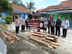 Baksos Polsek Sidareja Rehab TPQ Sambut Hari Bhayangkara Ke 78