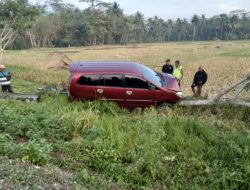 Kecelakaan Terjadi di Jalan Nasional, Libatkan Mobil dan Sepeda Motor