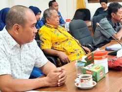 Warga Datangi DPRD Pati, Laporkan Proyek Desa Dengkek Mangkrak
