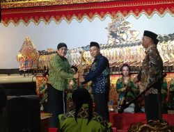Gema Filosofi Wahyu Cakraningrat di Malam Puncak HUT RI Ke-80 Desa Kunc