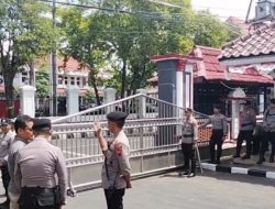 Rapat Pansus Dewan Perwakilan Rakyat Daerah Kabupaten Pati Dijaga Ketat Aparat Kepolisian Resor Kota Pati