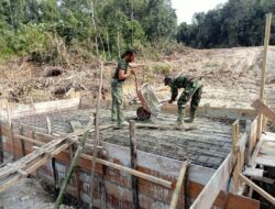 Prajurit Satgas TMMD Kodim 0116 Nagan Raya dan Warga Bergandeng Tangan Bangun Desa
