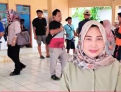 Sri Rahayu Komisi II DPRD Kabupaten Pangandaran Tinjau Langsung Penerapan Retribusi Pelelangan Ikan di TPI Pelabuhan Cikidang Pangandaran