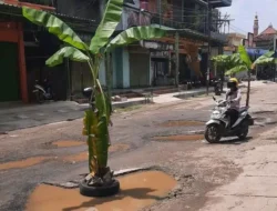 Tunggu Perintah Plt Bupati Pati, DPUTR Pati Perbaiki Jalan Rusak di Kayen