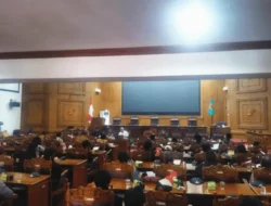 Audiensi Warga Sengketa Lahan di Desa Karangsari, Berlangsung di Ruang Rapat Paripurna DPRD Pati