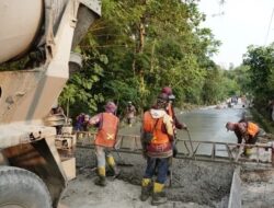 Tingkatkan Akses Jalan Warga, DPUTR Pati Lakukan Rabat Beton di Dukuh Karangkonang Winong